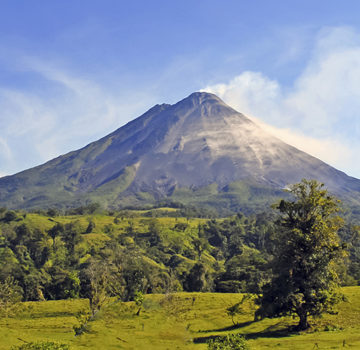 arenal volcano in costa rica