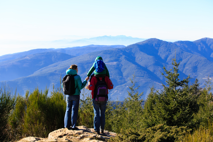 family-backpacking-rockies